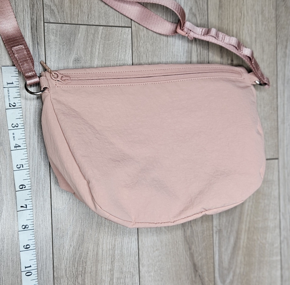 LULULEMON Cross-body Festival Bag OFFERS WELCOME! - Picture 2 of 3